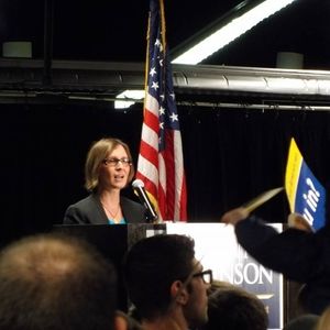 Meet your Posher, Cara